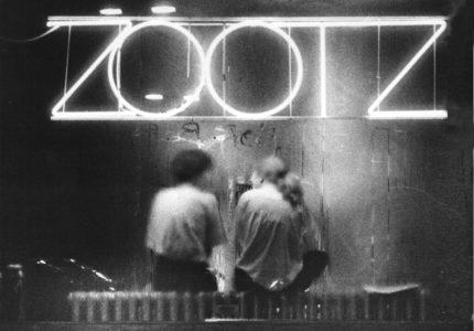 The original Zootz neon sign in 1989.
Gordon Chibroski/Staff Photographer